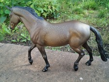 Breyer Pferd Valentine Repaint zum Dunkel Braunen