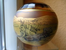 Kugelvase Schwarzlot und Goldmalerei Haida Örtel? 635 gr. Bernsteinfarben