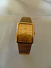 10) LORUS Quarz Analog Armbanduhr