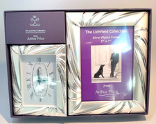 The Lichfield Collection versilberter Rahmen + Uhr Geschenkset von Arthur Preis.