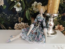 Puppe nach Tilda Art Stoff Künstlerpuppe Deko Vintage Queen blau Pastellfarben