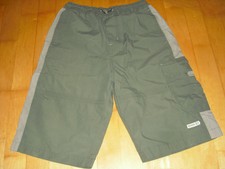 kurze Hose Shorts Bermuda Gr.140 C&A here&there oliv/khaki Cargo-Stil Beintasche