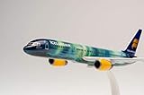 herpa 610735 – Boeing 757-200, Icelandair Hekla Aurora, Wings, Modell Flugzeug mit Standfuß, Flieger, Modellbau, Miniaturmodelle, Sammlerstück, Kunststoff, Snap Fit - Maßstab 1:200, Mehrfarbiges Blau
