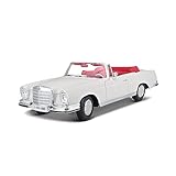 Maisto Mercedes 280SE, Modellauto mit Federung, Maßstab 1:18, Türen und Motorhaube beweglich, Fertigmodell, lenkbar, 24 cm, creme (531811), Cremefarben