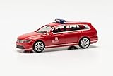 Herpa Polizei Modellauto VW Passat Variant GTE „Feuerwehr Hamburg / 150 Jahre“, originalgetreu im Maßstab 1:87, Auto Modell für Diorama, Modellbau Sammlerstück, Deko Miniaturmodelle aus Kunststoff