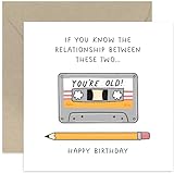 Old English Co. Lustige Geburtstagskarten für Männer und Frauen – "You're Old", Kassettenband und Bleistift, Geburtstagskarte für Sie und Ihn – Alter Scherzkarte für Vater, Bruder, Freund, Onkel |