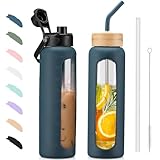 BLUEGO 900ml Glaswasserflasche mit Strohhalm und 2 Deckeln Kaffeetasse aus Glas mit Zeitmarkierung und Silikonschutz Glasbecher für Getränke Soda Cola BPA-frei, Dunkelblau