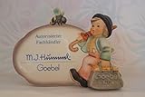 Goebel 01 900 018-900 Wanderbub mit Biene (Aufstellschild FACHHÄNDLER) - Hummel Figur