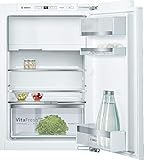 Bosch KIL22ADD0 Serie 6 Einbau-Kühlschrank, 88 x 56 cm Nische, 124 L, Flachscharnier, Made in Germany, VitaFresh plus 2x längere Frische, LED-Beleuchtung gleichmäßige Ausleuchtung