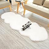 Faux Lammfell Schaffell Teppich, 60 X 160 cm Super Weich Lammfellimitat Wollteppich Schaffell Teppich Longhair Fell für stühle ​Schla fzimmer Wohnzimme (Weiß)