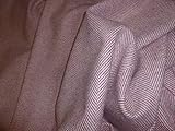 Reiner Wollstoff in lila Farbe mit einem großen Fischgräten-/Köpergewebe, hergestellt in Großbritannien.