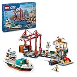 LEGO City Hafen mit Frachtschiff, Bauspielzeug für Jungen und Mädchen ab 8 Jahren, Geschenkidee für Kinder, Containerkran, Schiff-Spielzeug und 8 Minifiguren 60422