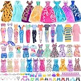 63pc Puppenkleidung und Zubehör Zeug Spielset für 11,5 Zoll Mädchen Puppen umfassen 1 Pelzmantel, 2 Lange Kleider, 2 Meerjungfrau Kleider, 5 Mode Kleider, 38 Puppenzubehör... (Keine Puppe)
