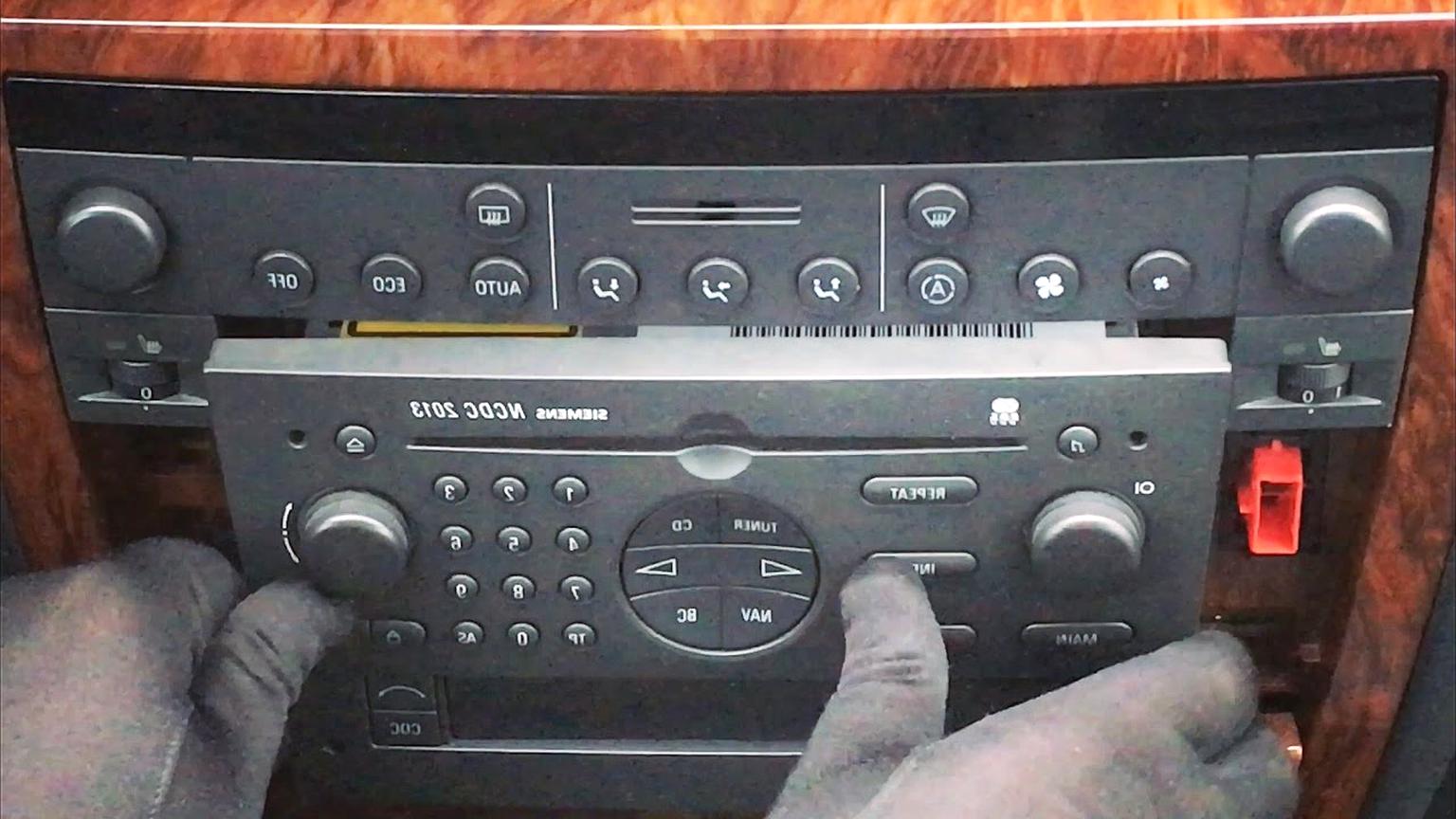 Opel Omega Radio gebraucht kaufen! 3 St. bis 75 günstiger